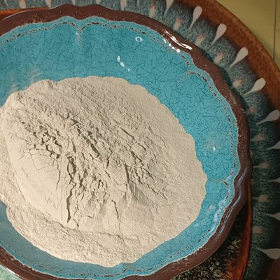 La colla variopinta della formaldeide dell'urea spolverizza il cyanurotriamide della purezza 99,85%