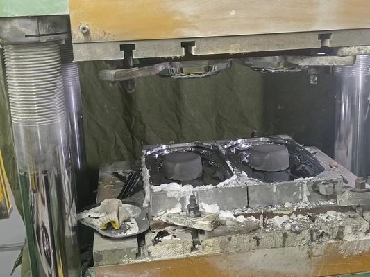 Macchina per lo stampaggio di stoviglie di melamina controllata al computer Stampi personalizzati Uno su due 12" Piastra di melamina