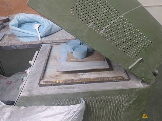 Melammina di alta purezza in polvere per lo stampaggio 99,8% colore personalizzato per la produzione di stoviglie