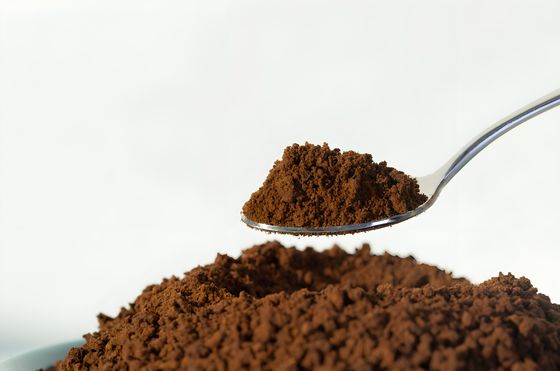 Melamina di grado industriale fornitore di fabbrica Purezza 99,8% Cina Resina di colore marrone CAS 108-78-1