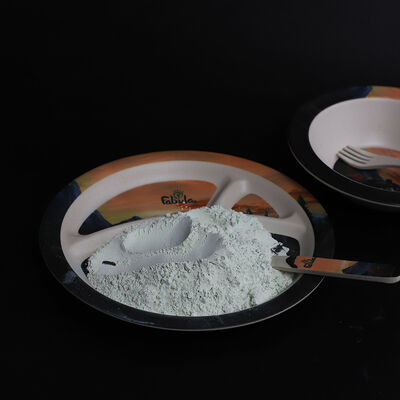 Stabile a temperature e pressione normali, melamina pura di grado industriale in polvere, densità 1573 g/cm3, ideale per l'industria